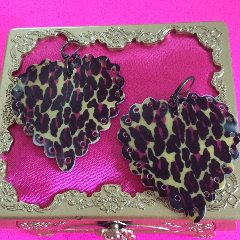 Large Betsey Johnson leopard shell earrings